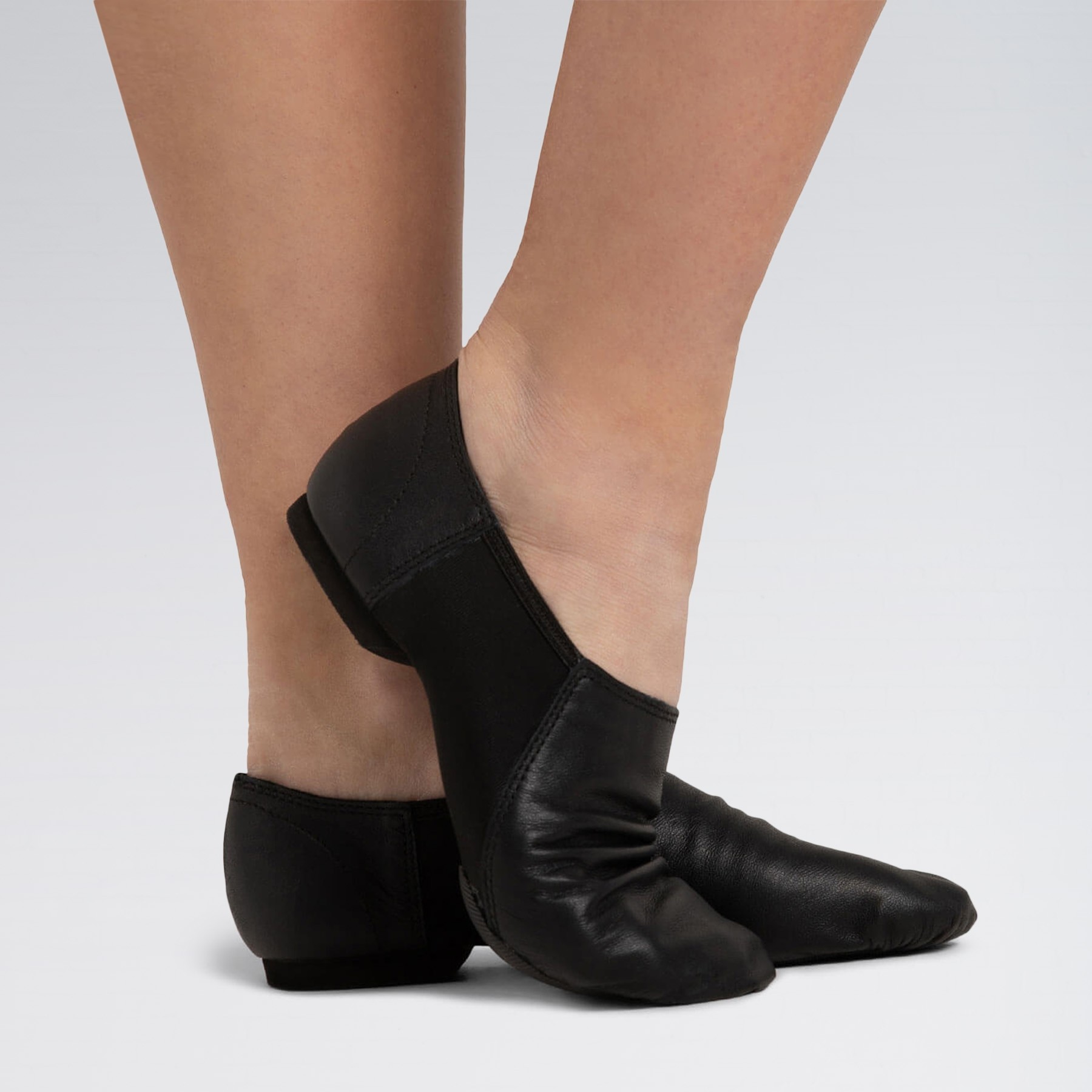 Capezio Nova Jazz Shoe (Black)